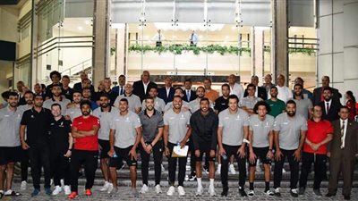 قبل السفر إلى طوكيو.. وزير الشباب والرياضة يلتقي منتخب مصر لكرة اليد