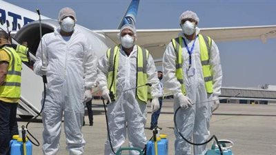 مصر للطيران تستخدم جهازا جديدا لتعقيم الطائرات للوقاية من كورونا