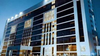 حكم رعاية الوالدة المسنة.. وهل الرعاية واجبة على الذكور أم الإناث أم الاثنين