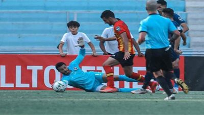 ولعوا الملعب.. جمهور الترجي يودع فريقه إلى القاهرة بالشماريخ | فيديو