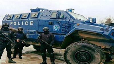 كاهن يوناني يرد على تأديبه بـ