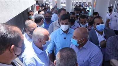 كامل الوزير يتفقد برج إشارات ديروط ويؤكد تحديث النظم بتكلفة 64 مليار جنيه | صور