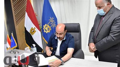 رغم حصولهم على الدرجات النهائية.. محافظ أسوان يختبر أوائل الإعدادية لتكريمهم