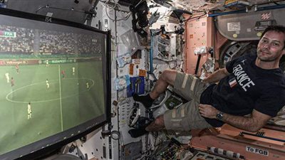 يورو 2020 | رائد فضاء يشاهد مباراة فرنسا والبرتغال بمحطة الفضاء الدولية