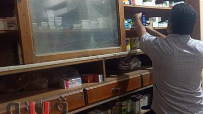 ضبط 1700عبوة دواء في صيدلية بدون ترخيص في بني سويف