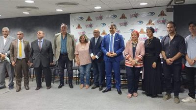 نقيب الإعلاميين يثني على مشاريع التخرج بكلية البنات جامعة عين شمس