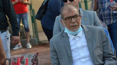 عمر عبد الله مشرفا على لجنة اختيار الناشئين الجدد بغزل المحلة