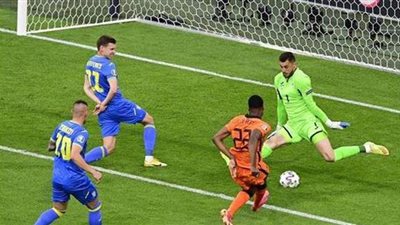 يورو 2020.. قائد هولندا يطلب حماية يويفا من هذا الأمر