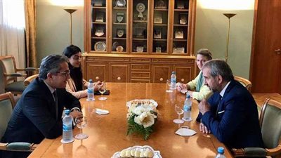 وزير السياحة يناقش تطوير المتحف المصري مع مؤسسة التراث الثقافي البروسي