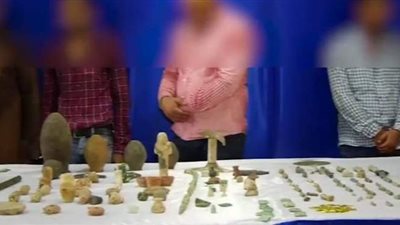 أول فيديو لمضبوطات عصابة علاء حسانين نائب الجن والعفاريت