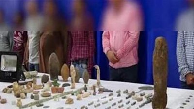 فرعوني ويوناني وإسلامي.. قائمة المضبوطات الأثرية بحوزة نائب الجن والعفاريت | صور