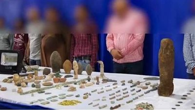 ليلة سقوط نائب الجن والعفاريت.. الداخلية تضبط 201 قطعة أثرية بحوزة عصابة علاء حسانين.. والنيابة تبدأ التحقيق | صور