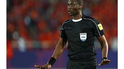 ماذا يفعل الأهلي تحت صافرة الحكم الكاميروني تيانت حكم مباراة الترجي؟