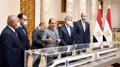 30 يونيو.. مصر السيسي ترفع شعار يد تبني ويد تكافح الإرهاب