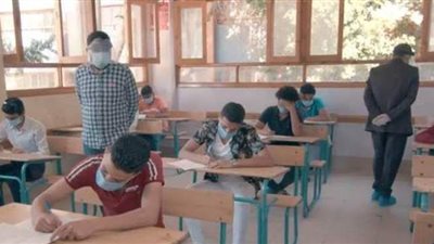 إتاحة أسئلة وإجابات الجبر والجيولوجيا والجغرافيا لطلاب الثانوية العامة