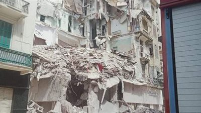 5 صور ترصد عمليات البحث عن ضحايا عقار الإسكندرية المنهار