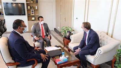 وزير التعليم العالي يبحث مع وفد شركة ألمانية تطوير التعليم الفني