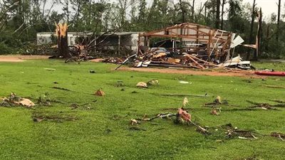 قتلى ومصابون في إعصار مدمر بالتشيك