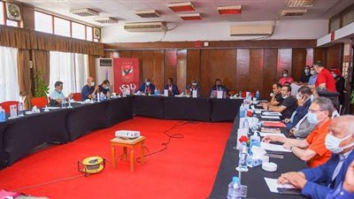 أخبار الأهلي| موسيماني يرفض التعاقد مع مهاجم الزمالك.. والفريق يواجه الترجي بالزي التقليدي