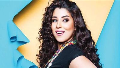 ​بعد الهجوم عليها وتشبيهها بـ حنين حسام.. آيتن عامر تتراجع عن قرارها الأخير