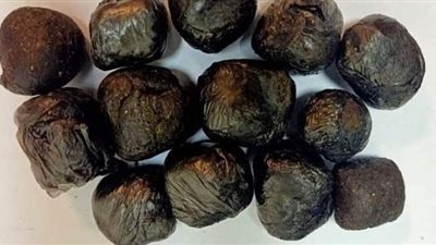 إحباط تهريب ١٣ قطعة حشيش داخل كيس شاي بمطار القاهرة