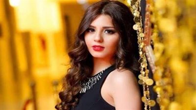 فوتوسيشن وفيديو راقص وقضية قومية.. كيف تصدرت مايان السيد التريند؟