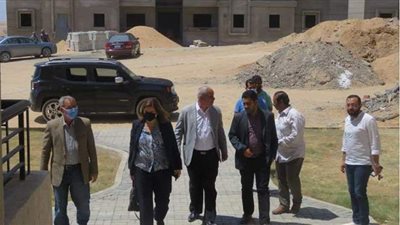 رئيس صندوق التمويل العقاري تتفقد وحدات مبادرة 