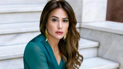 بعد حصولها على شارة وشهادة جائزة نوبل للسلام.. محطات في مسيرة هند صبري