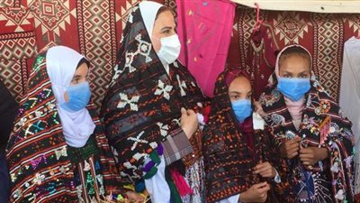 وزيرة التضامن ترتدي 