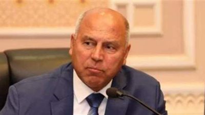 وزير النقل ينهي جولته بمحطة مصر في الإسكندرية