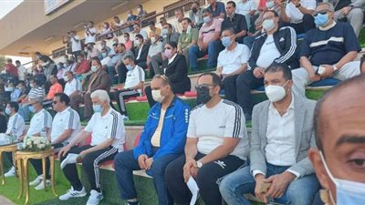 وزير التعليم العالي يشارك محافظ القليوبية اللعب في افتتاح ملاعب جامعة بنها