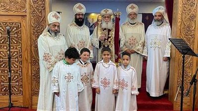 أسقف هولندا يرسم شمامسة بكنيسة العذراء والأنبا أرسانيوس بزيلاند