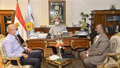 محافظ أسيوط يلتقي مسئولي جهاز التعمير لمتابعة تنفيذ مشروعات منفلوط وديروط