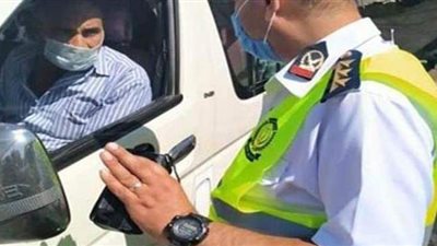 الشرطة تغرم 12495 شخصا لعدم الالتزام بارتداء الكمامات