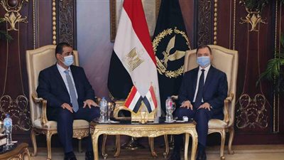 وزير الداخلية يبحث مع نظيره اليمني سبل تعزيز التعاون ومكافحة الإرهاب