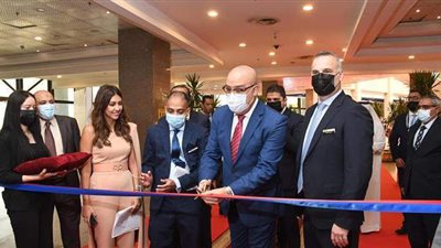 وزير الإسكان يفتتح معرض 