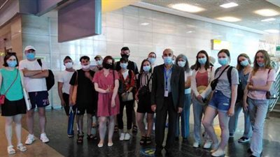 مطار القاهرة يستقبل وفداً إعلامياً من أوكرانيا لرصد الإجراءات الاحترازية