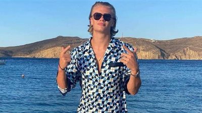 هالاند يكشف حقيقة إنفاق 500 ألف يورو خلال 6 ساعات في مطعم يوناني