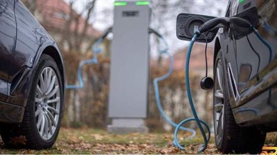 الشركات العالمية تتوسع في طرح السيارات الكهربائية ببريطانيا