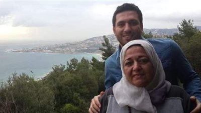 حسن الرداد ينشر صورة مع والدته الراحلة: أحلى حاجة في عمري