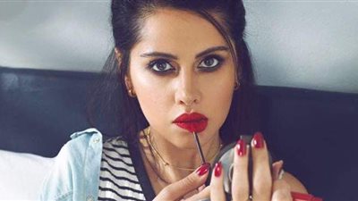 ياسمين رئيس بإطلالة كاجوال في أحدث ظهور