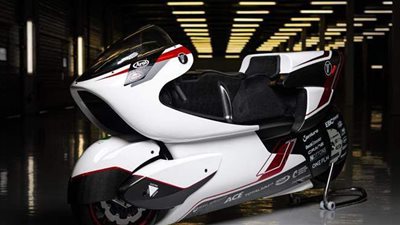 وايت موتوسيكل تسعى لتسجيل رقم قياسي بدراجتها النارية الكهربائية