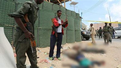 مقتل 30 شخصا في هجوم مسلح لحركة الشباب على قاعدة عسكرية بالصومال