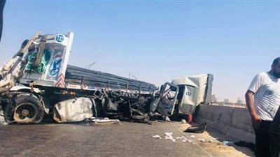 مصرع وإصابة 3 أشخاص بحادث تصادم سيارتين في الشرقية | صور