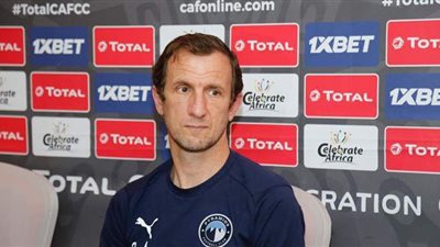 بعد الخروج من الكونفدرالية.. مصادر تؤكد إقالة مدرب بيراميدز