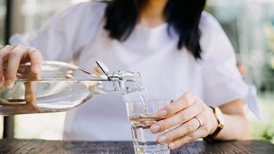 وظيفة الأحلام.. شركة أمريكية تعلن عن راتب 15 ألف دولار مقابل شرب الماء