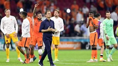 الصحف الهولندية تفتح النار على مدرب المنتخب: دفعنا ثمن غبائه