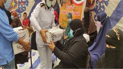 الداخلية تنظم قافلة لتوزيع مساعدات على أهالي حي أهالينا بمدينة السلام