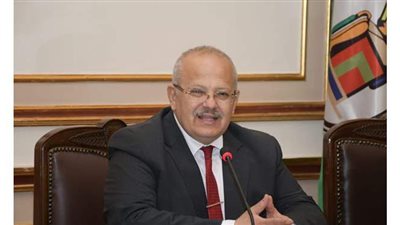 رئيس جامعة القاهرة عن أزمة طالب الطب: 