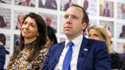 فضيحة القبلة تكشف 